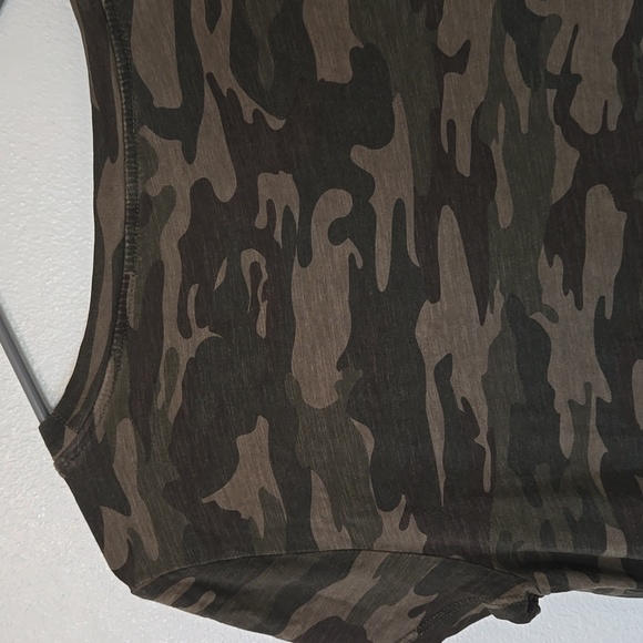 Sanctuary x Anthropologie | Camo T-shirt Dress Size Medium - Picture 4 of 8